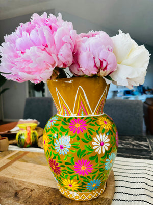 Large Guerrero flower vase