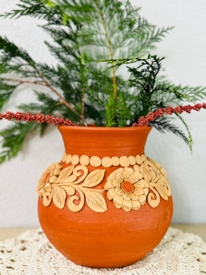 Atzompa embroidered vase