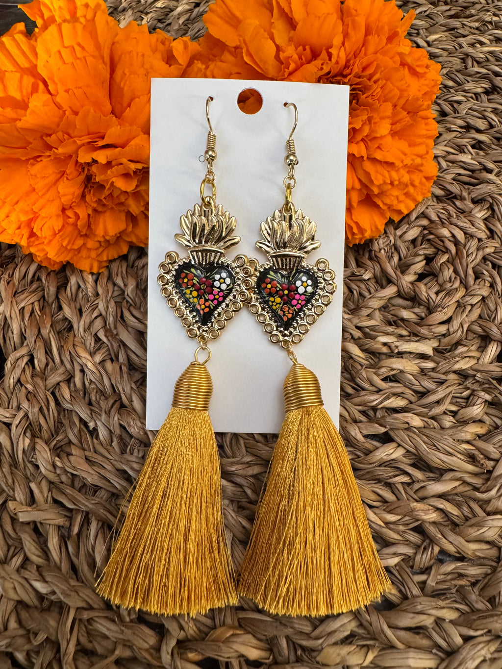 Corazón sagrado earrings