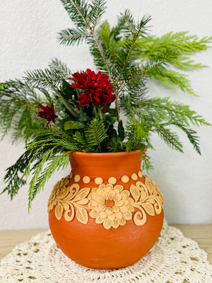 Atzompa embroidered vase