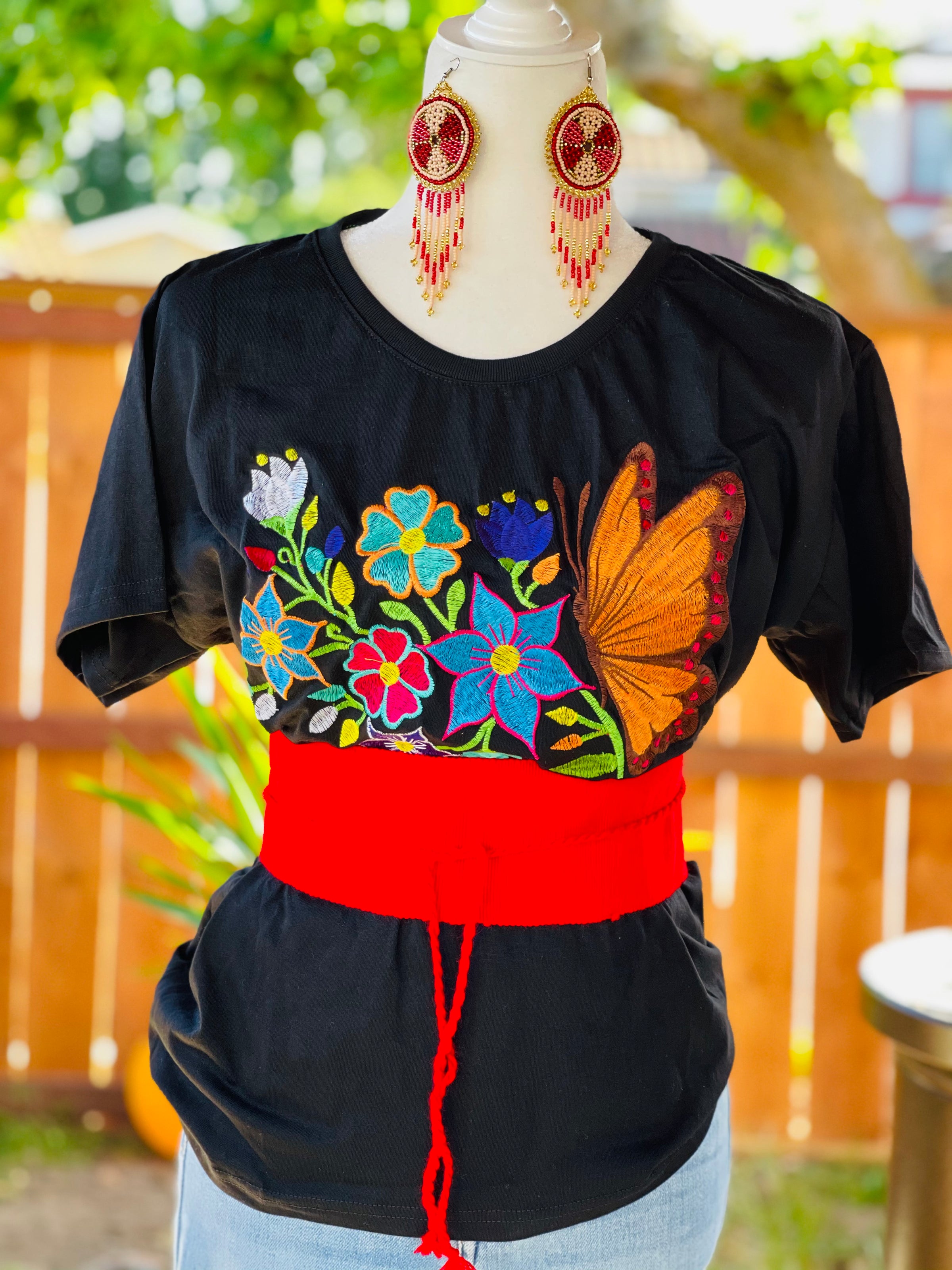 Elena Embroidered T-shirt – JnL's Boutique