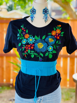 Érica Embroidered T-Shirt