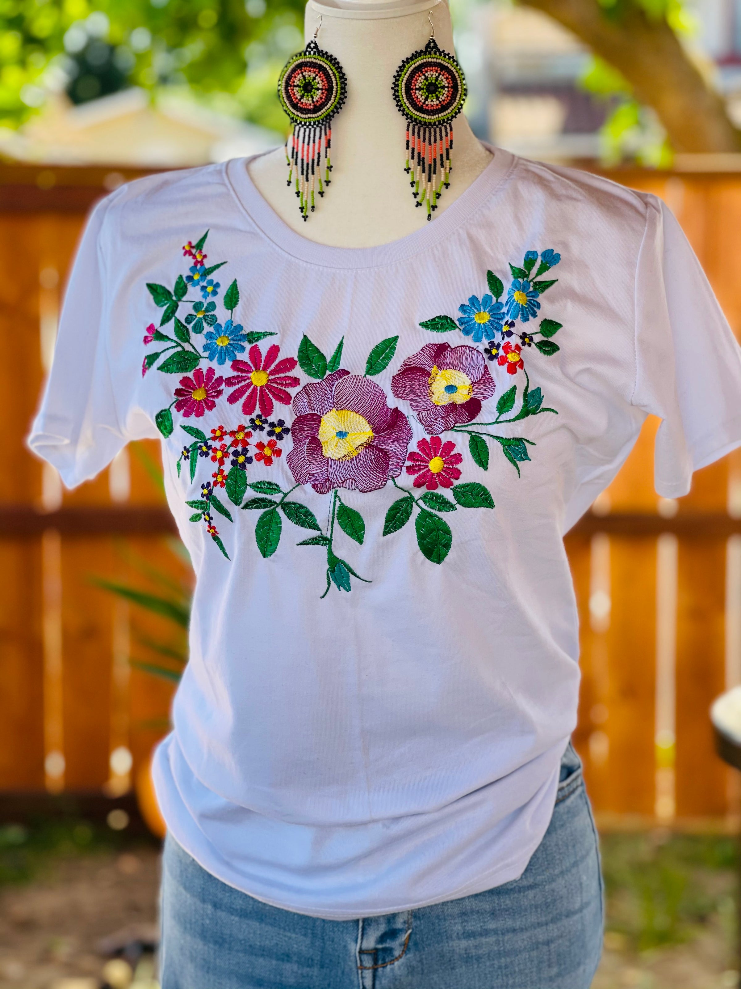 Érica Embroidered T-shirt – JnL's Boutique