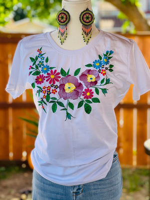 Érica Embroidered T-shirt