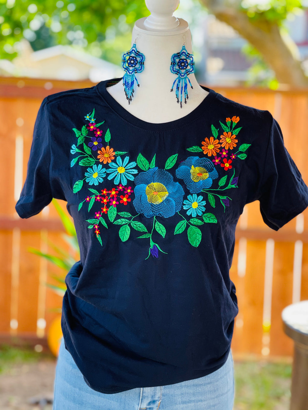Érica Embroidered T-Shirt