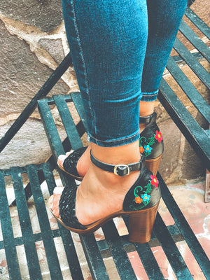 Mala ( black ) PRE-ORDER