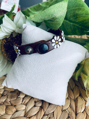 White flower bracelet (small)