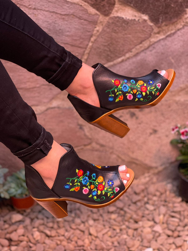 Marlen ( black ) PRE-ORDER