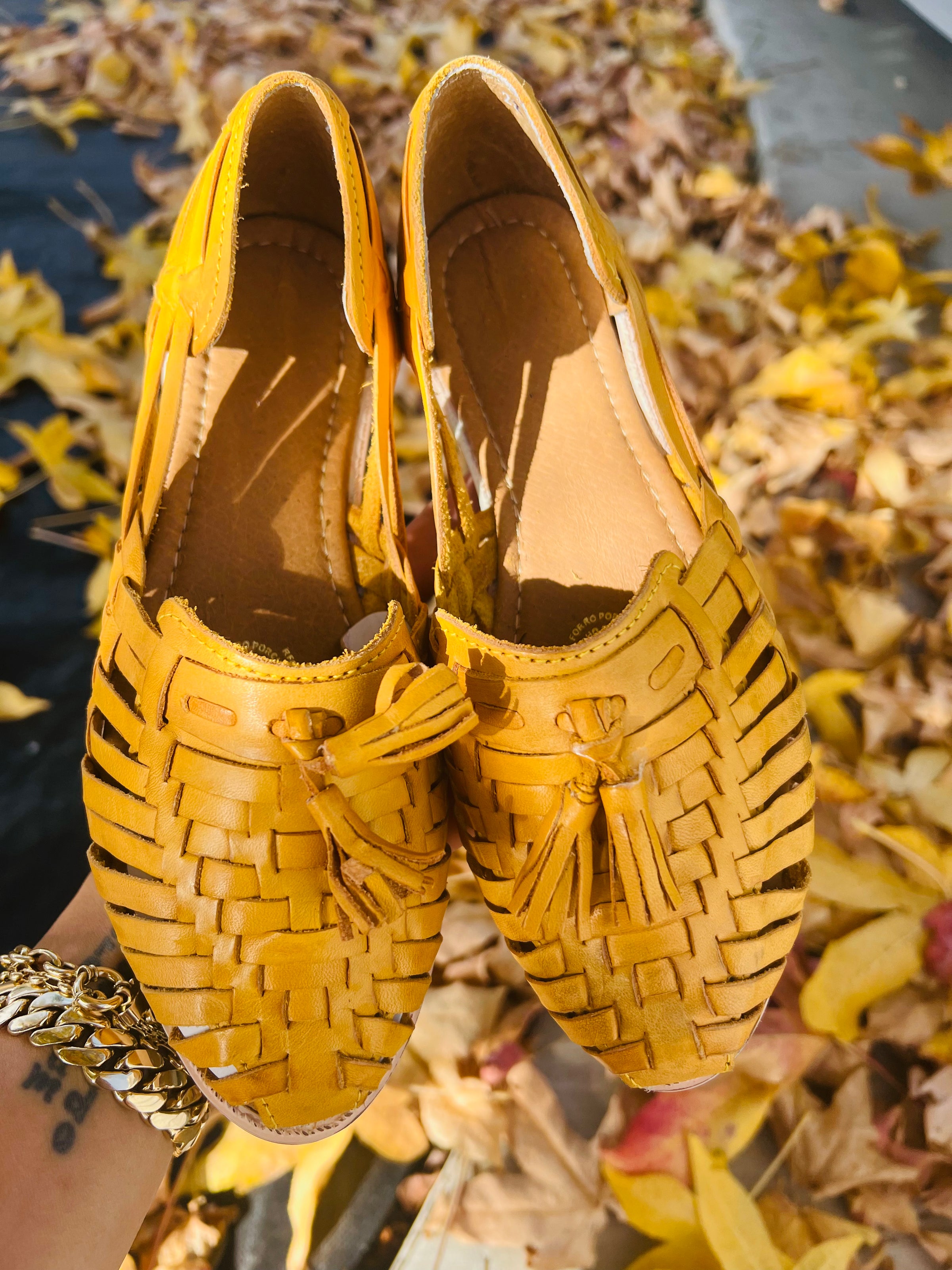 Mustard top yellow huaraches