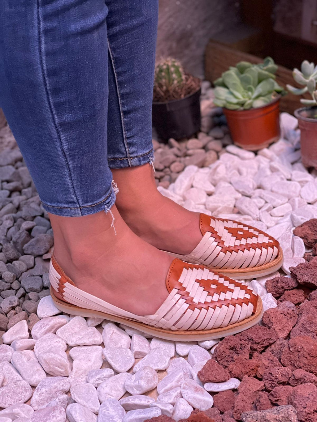 Mariana ( white & brown) PRE-ORDER